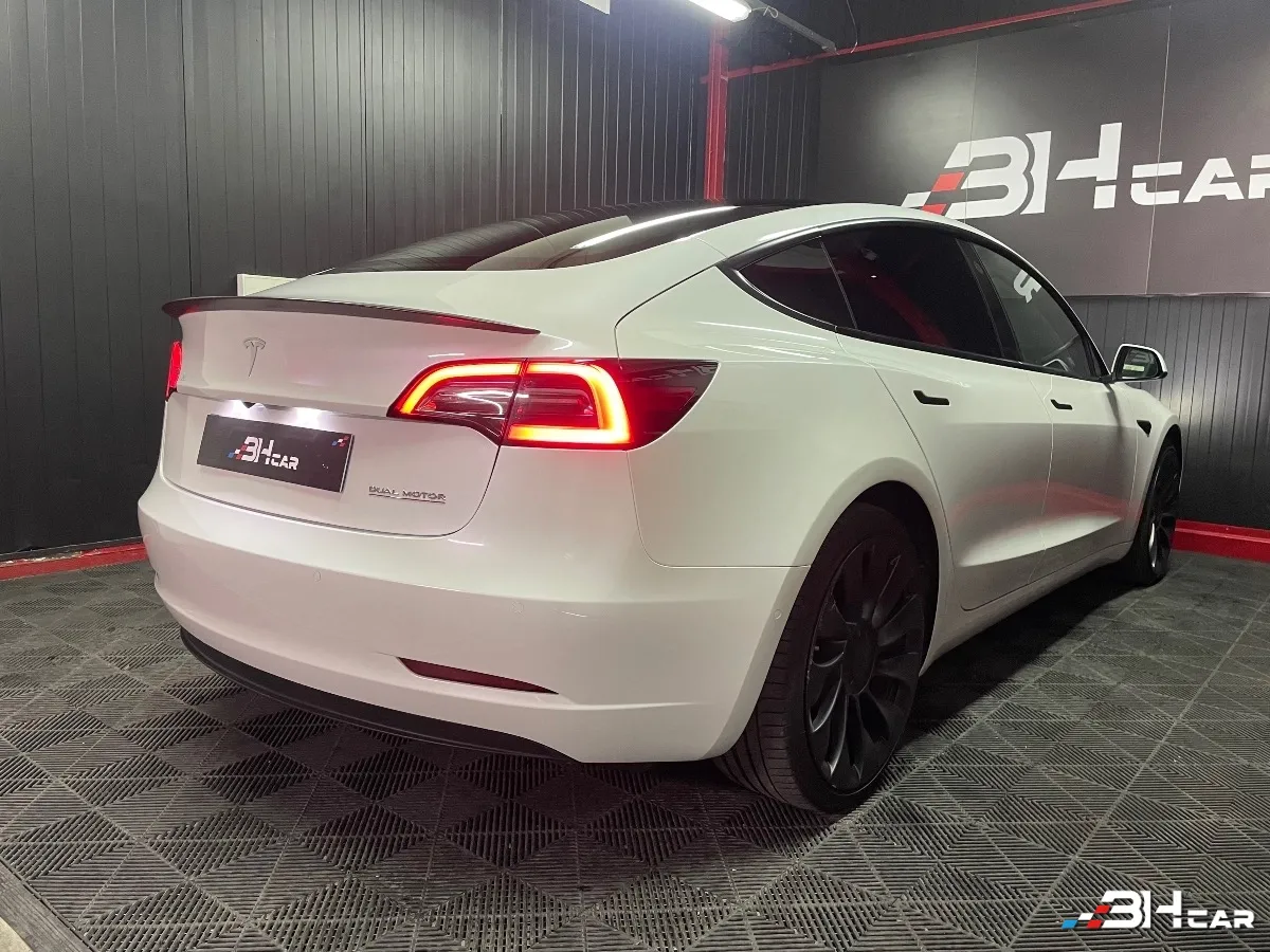 Tesla Model-3 - photo 2