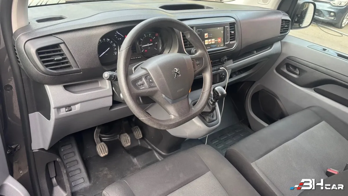 Peugeot Traveller - photo 7