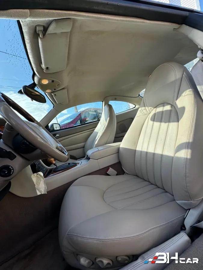 Aperçu indisponible de Jaguar XK8