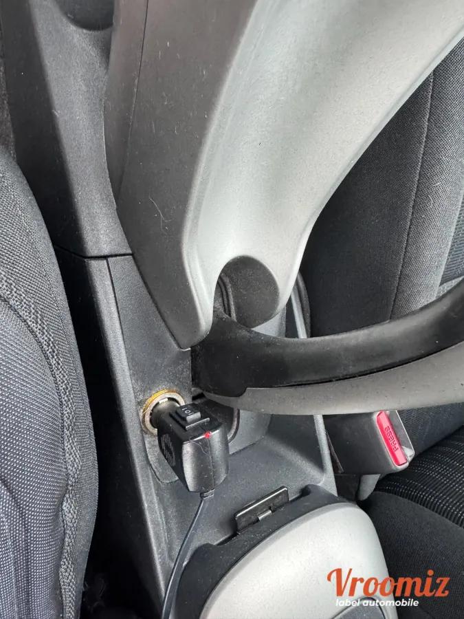 TOYOTA AURIS 1.6i SOL BVA