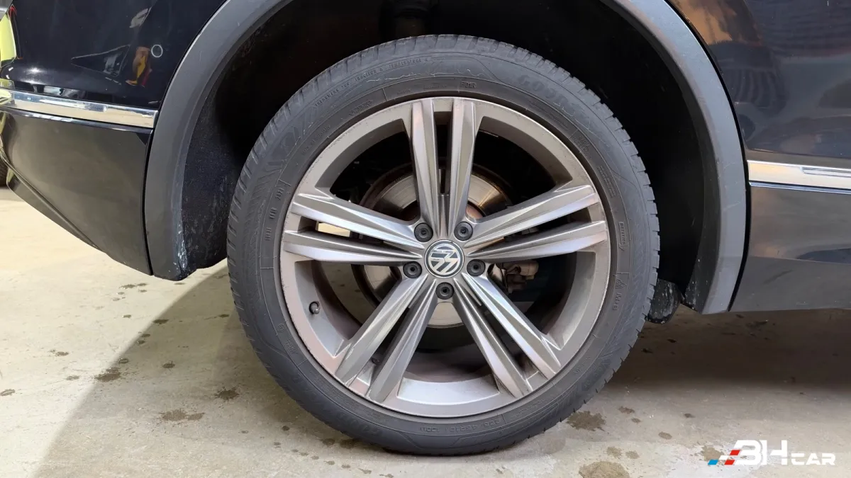 Volkswagen Tiguan - photo 14