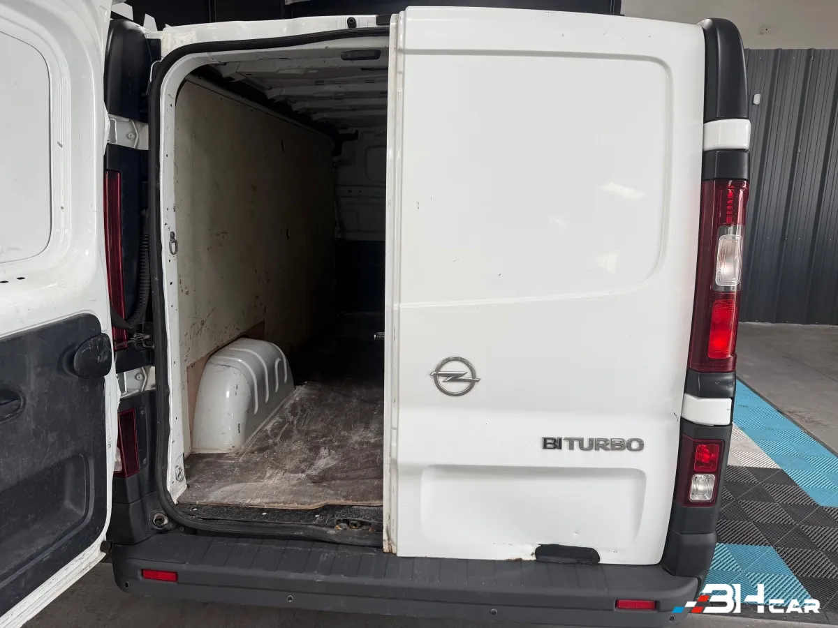 Opel Vivaro Vu - photo 7