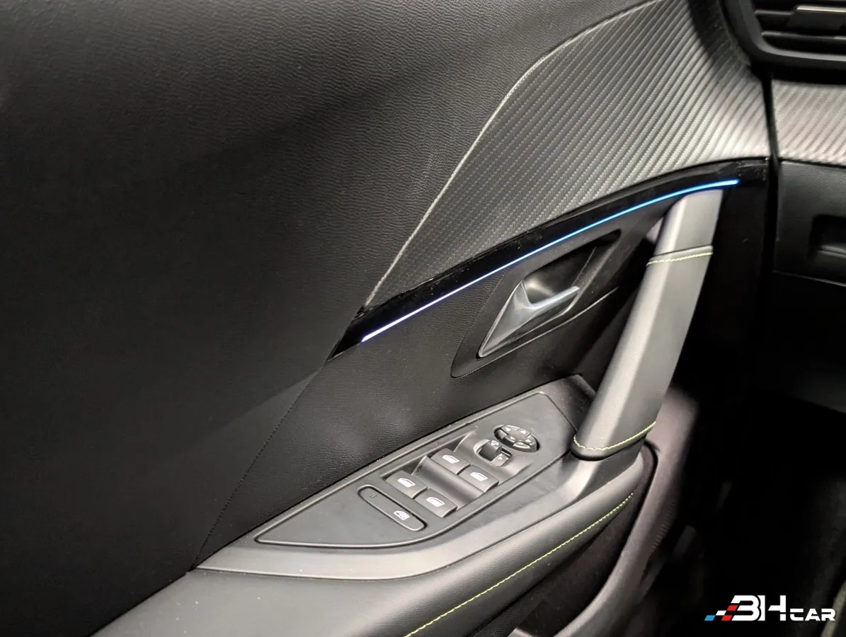 Peugeot 208 - photo 15