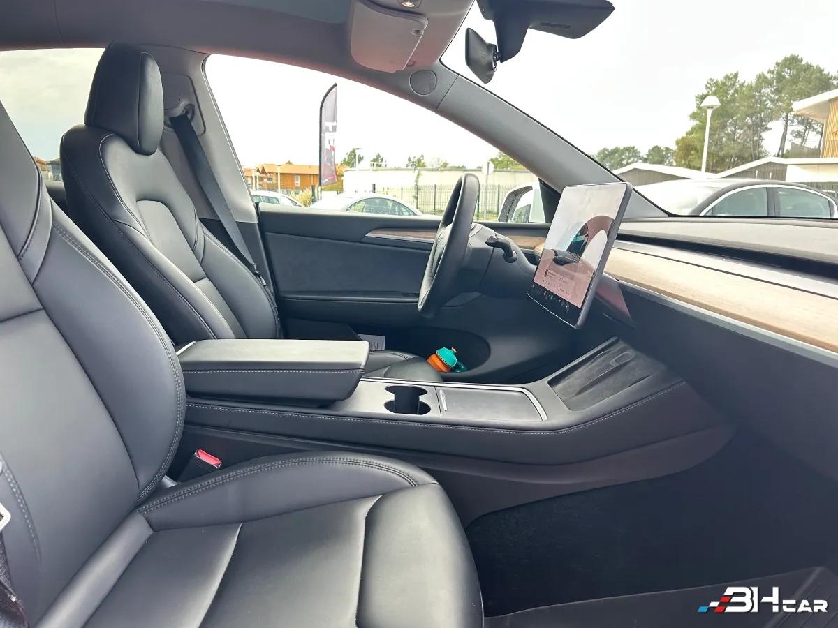 Aperçu indisponible de Tesla Model-y