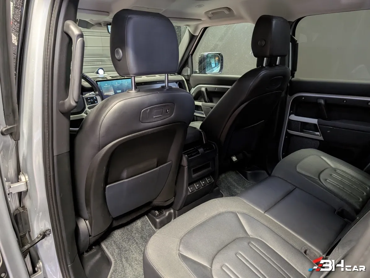 Land Rover Defender - photo 24