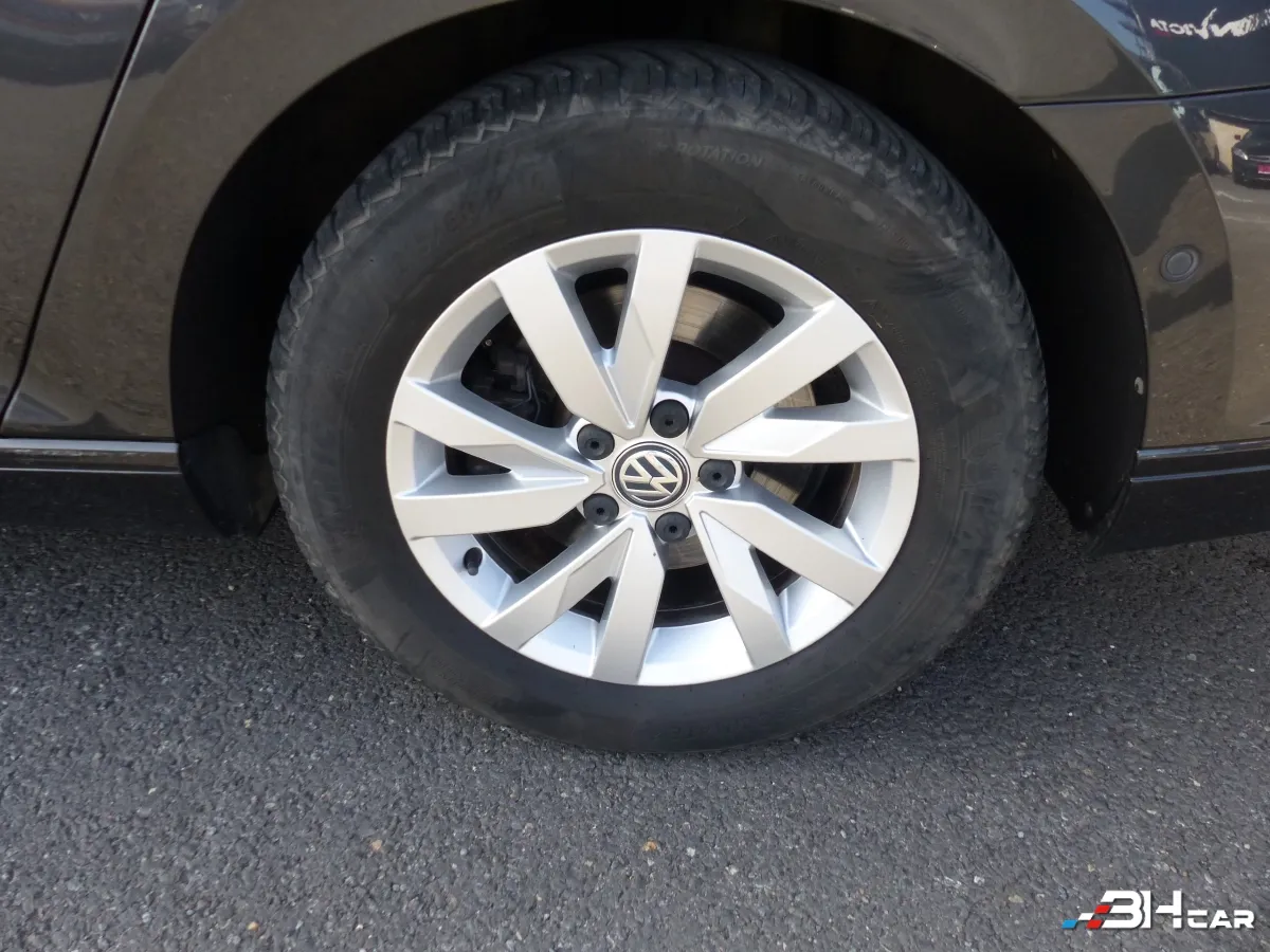 Volkswagen Passat - photo 31
