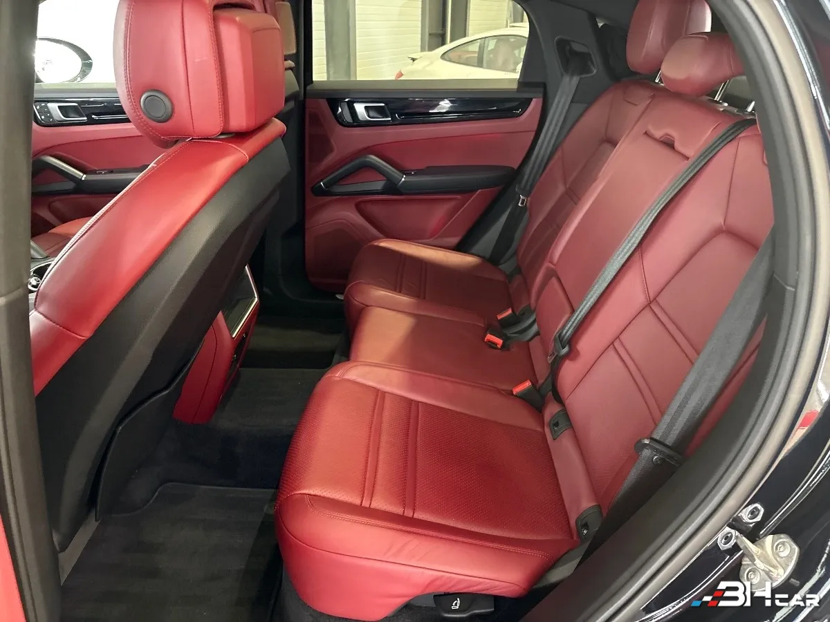 Porsche Cayenne - photo 17