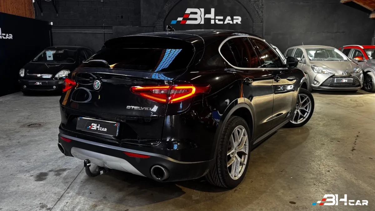 Alfa Romeo Stelvio - photo 2