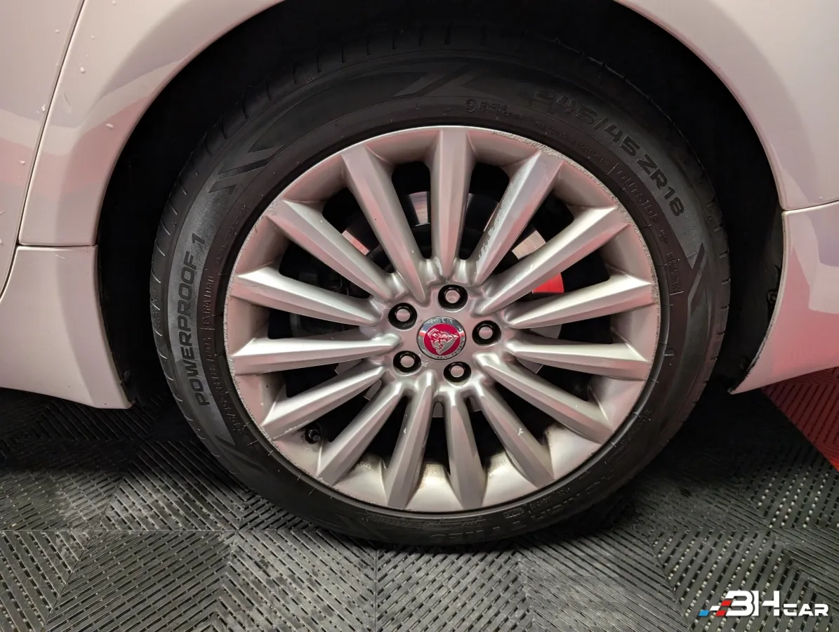 Jaguar Xf - photo 18