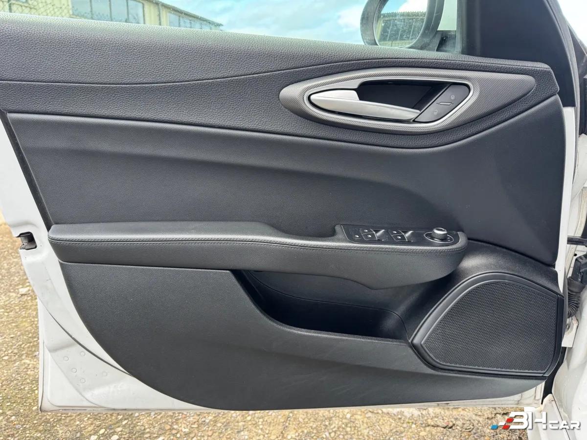 Aperçu indisponible de Alfa Romeo Giulia