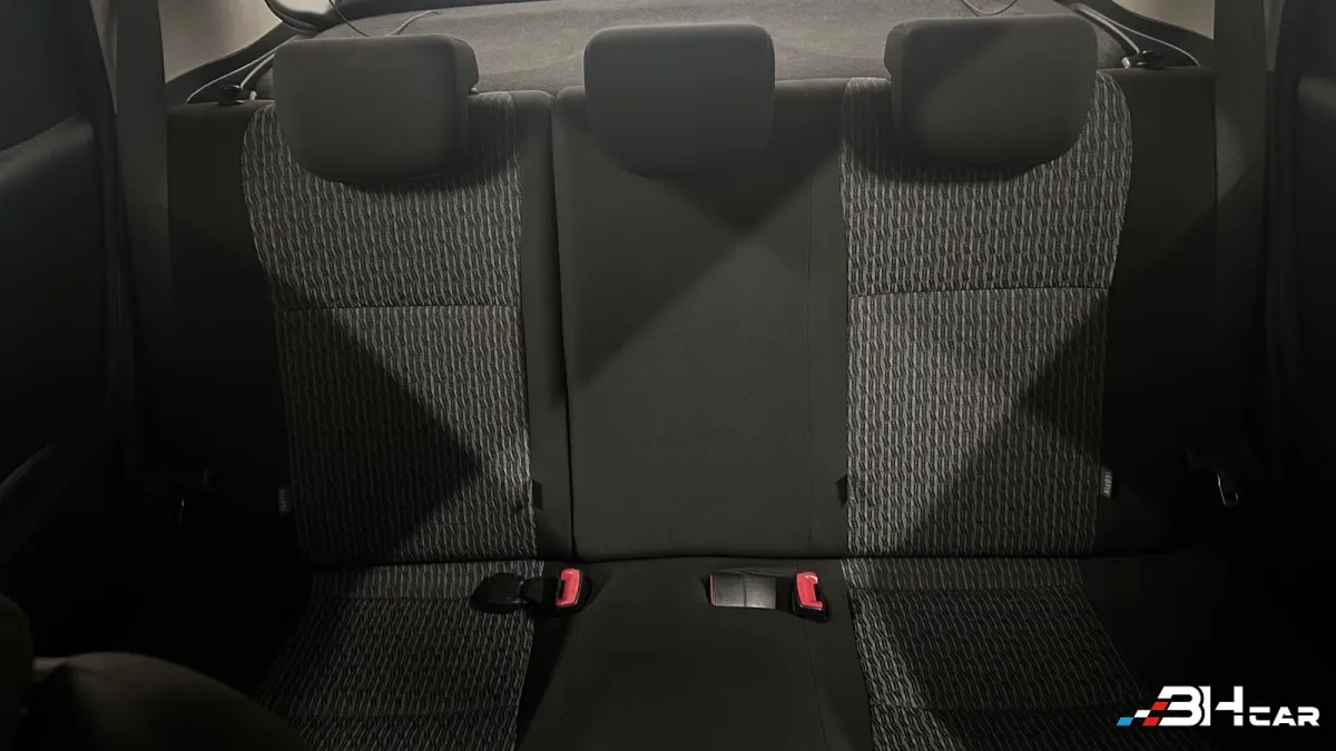 Toyota Yaris - photo 24