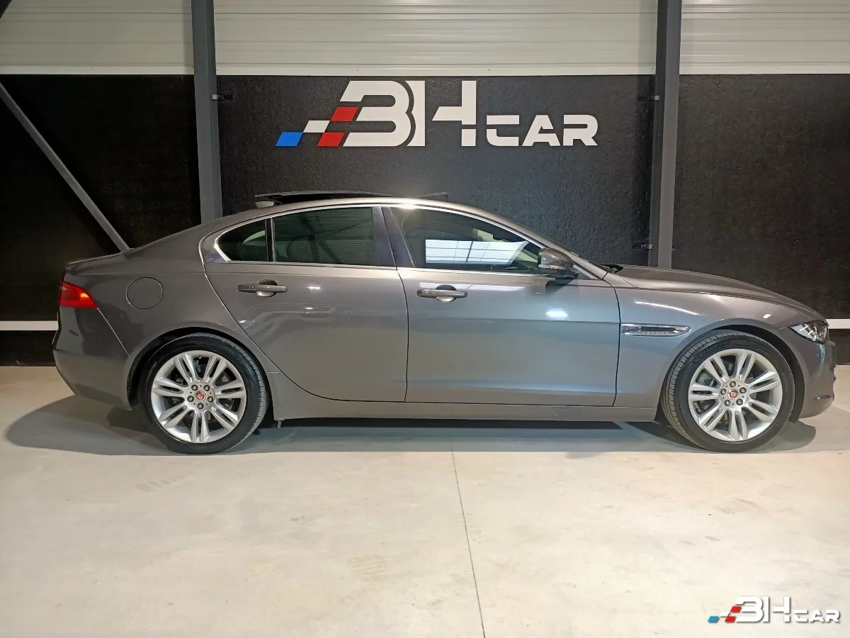 Jaguar Xe - photo 6