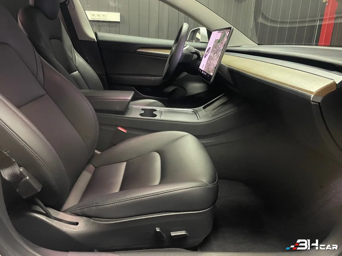 Tesla Model-3 - photo 13