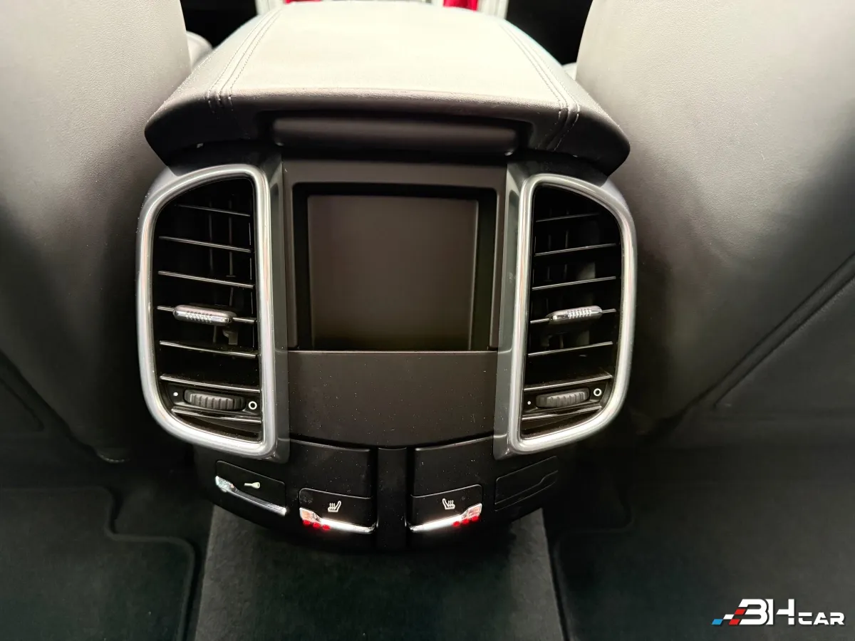 Porsche Cayenne - photo 22
