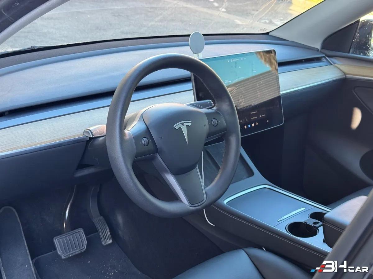 Aperçu indisponible de Tesla Model-y