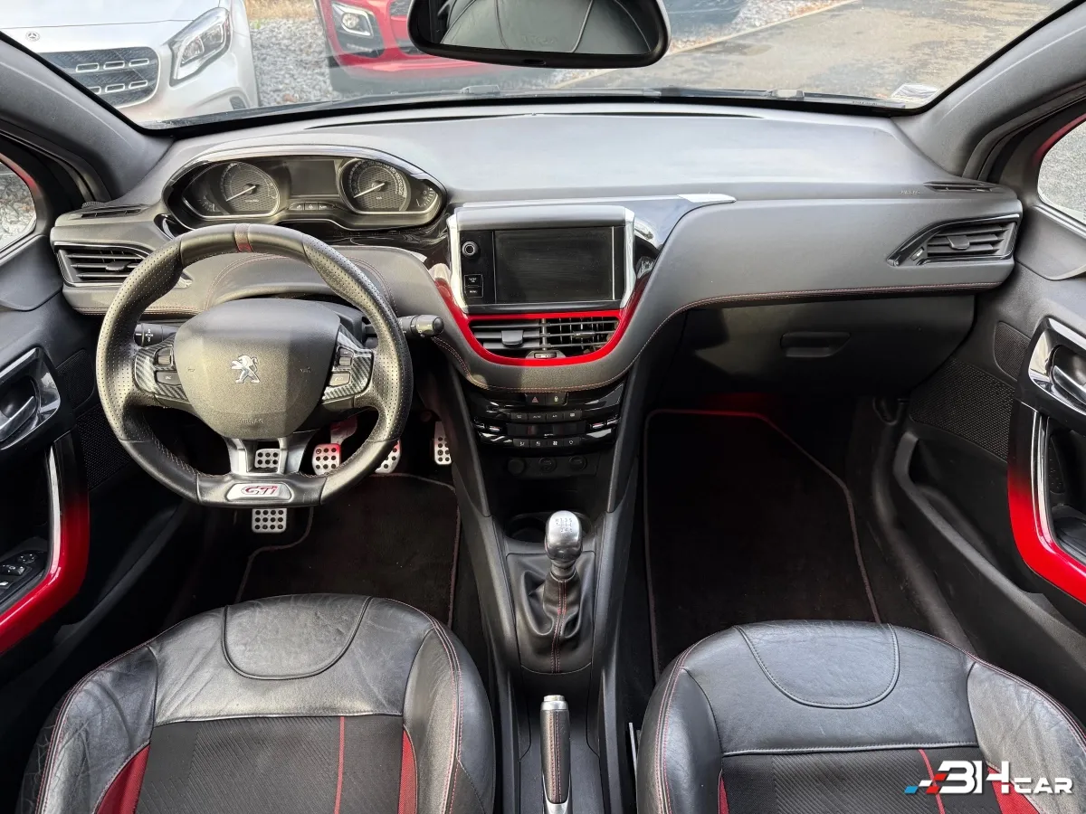 Peugeot 208 - photo 12