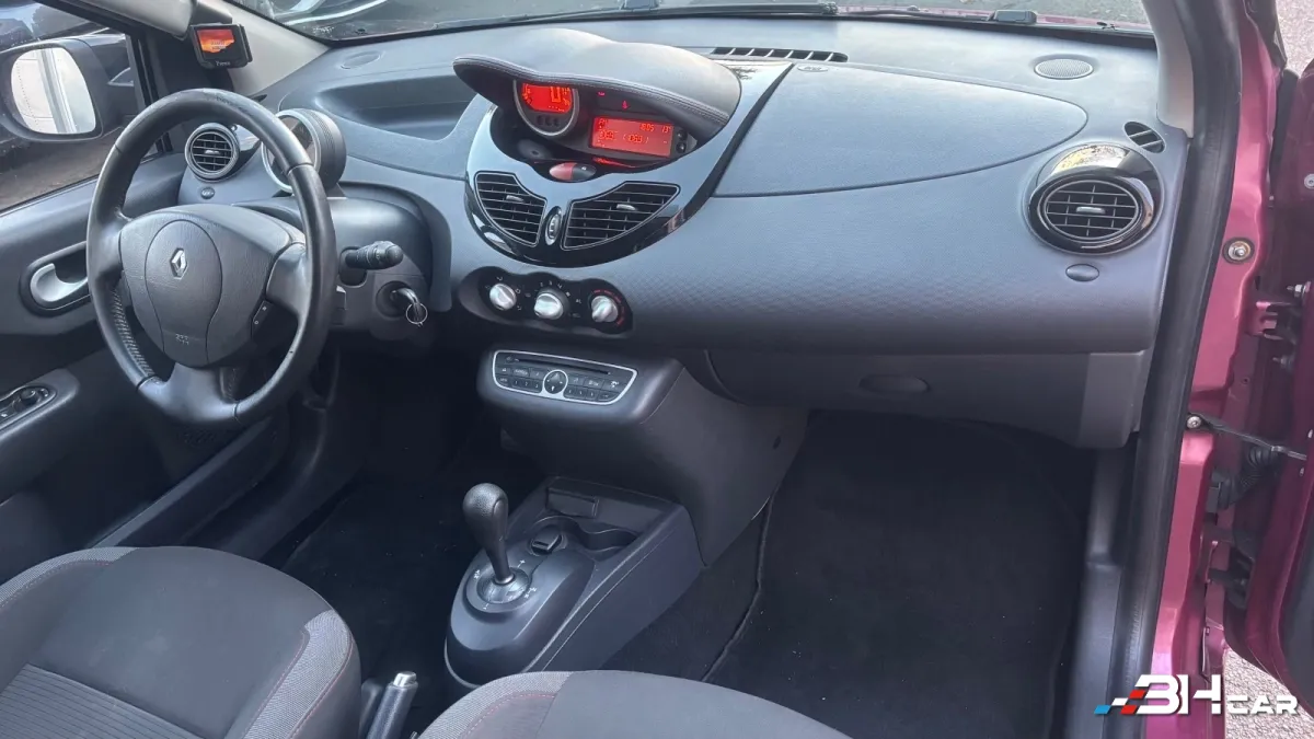 Renault Twingo - photo 11