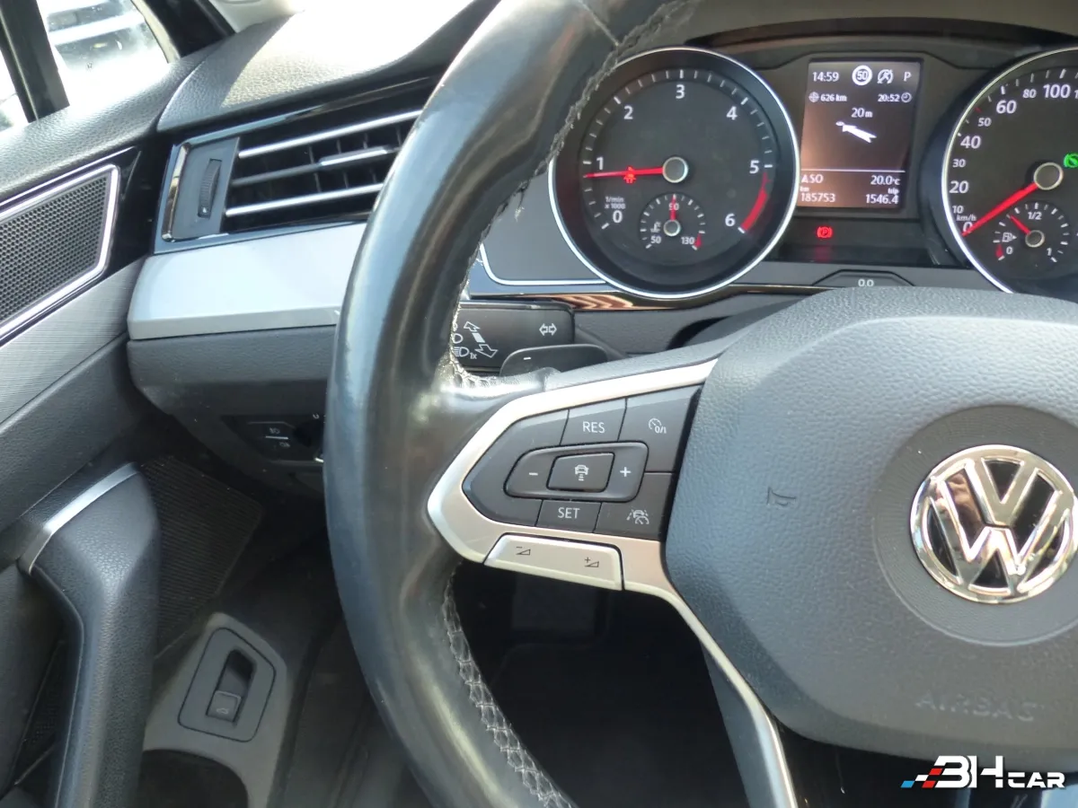 Volkswagen Passat - photo 24