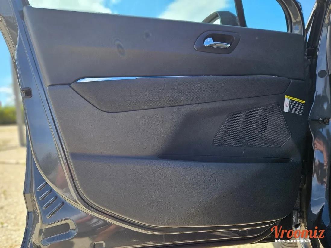 Peugeot 3008 GENERATION-I 1.6 HDI 115 STYLE