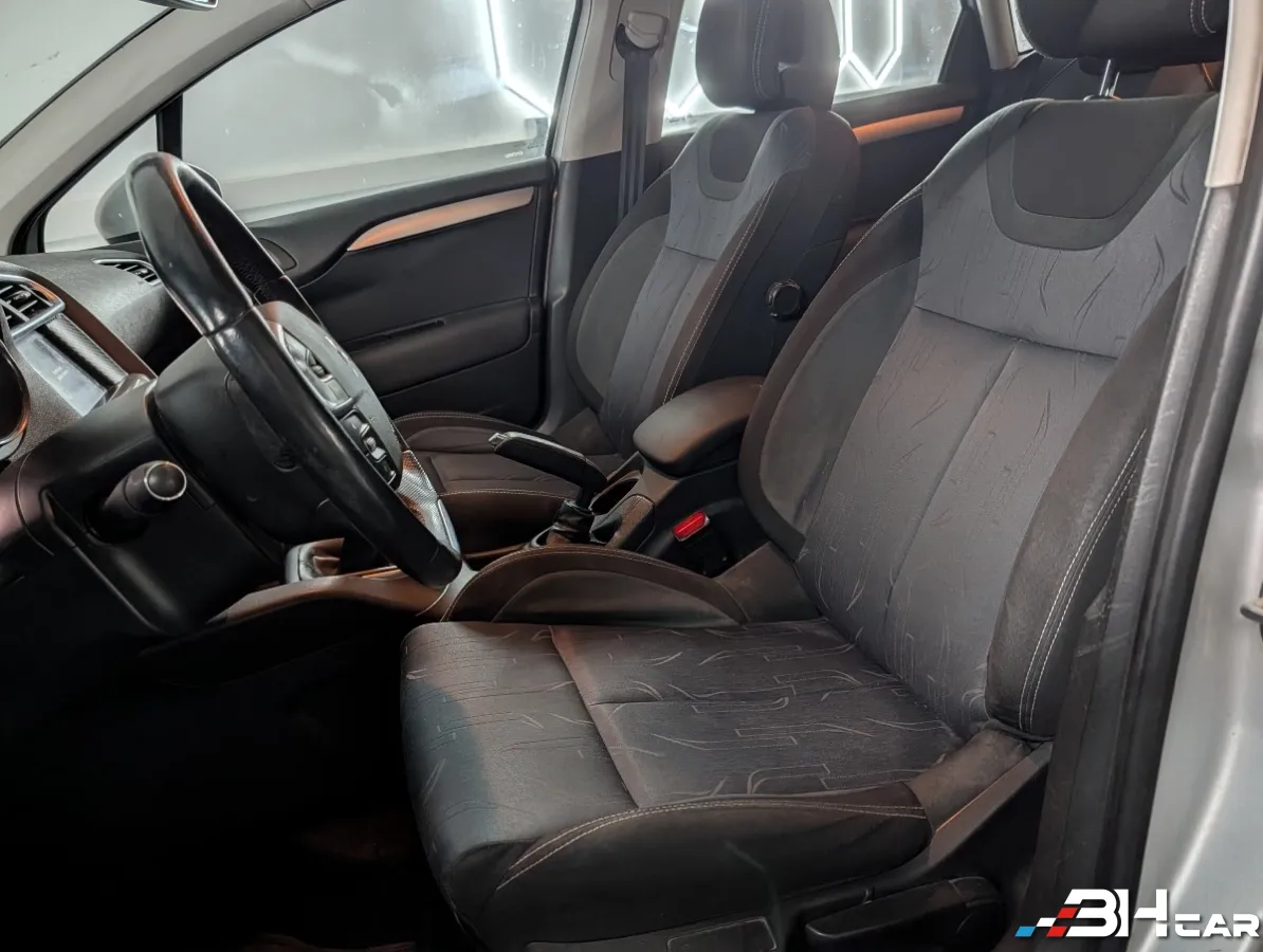 Citroen C4 - photo 12