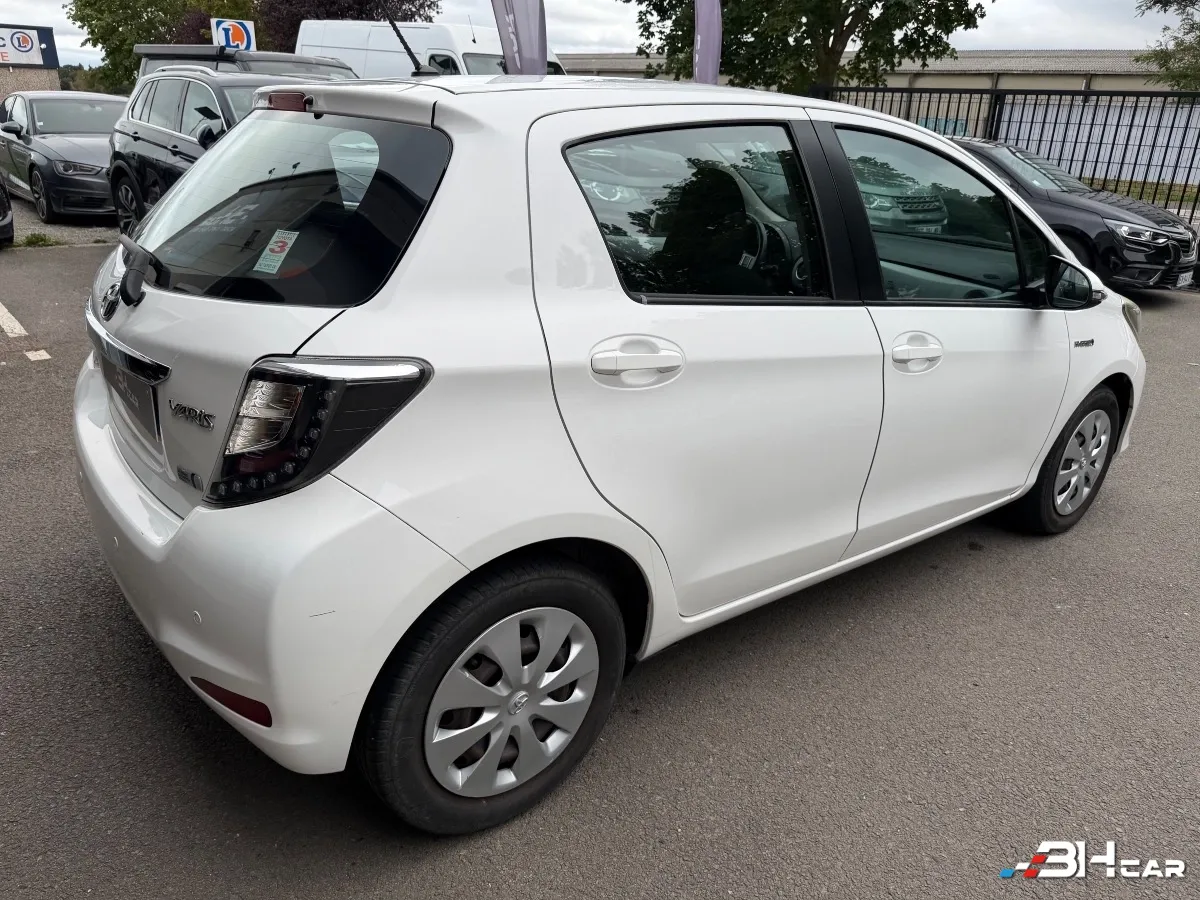 Toyota Yaris - photo 6