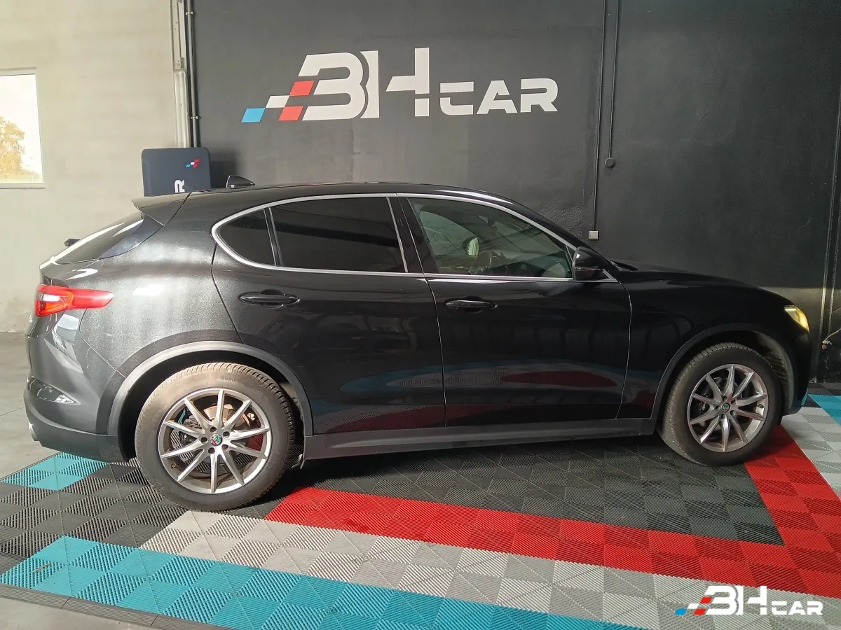 Alfa Romeo Stelvio - photo 10