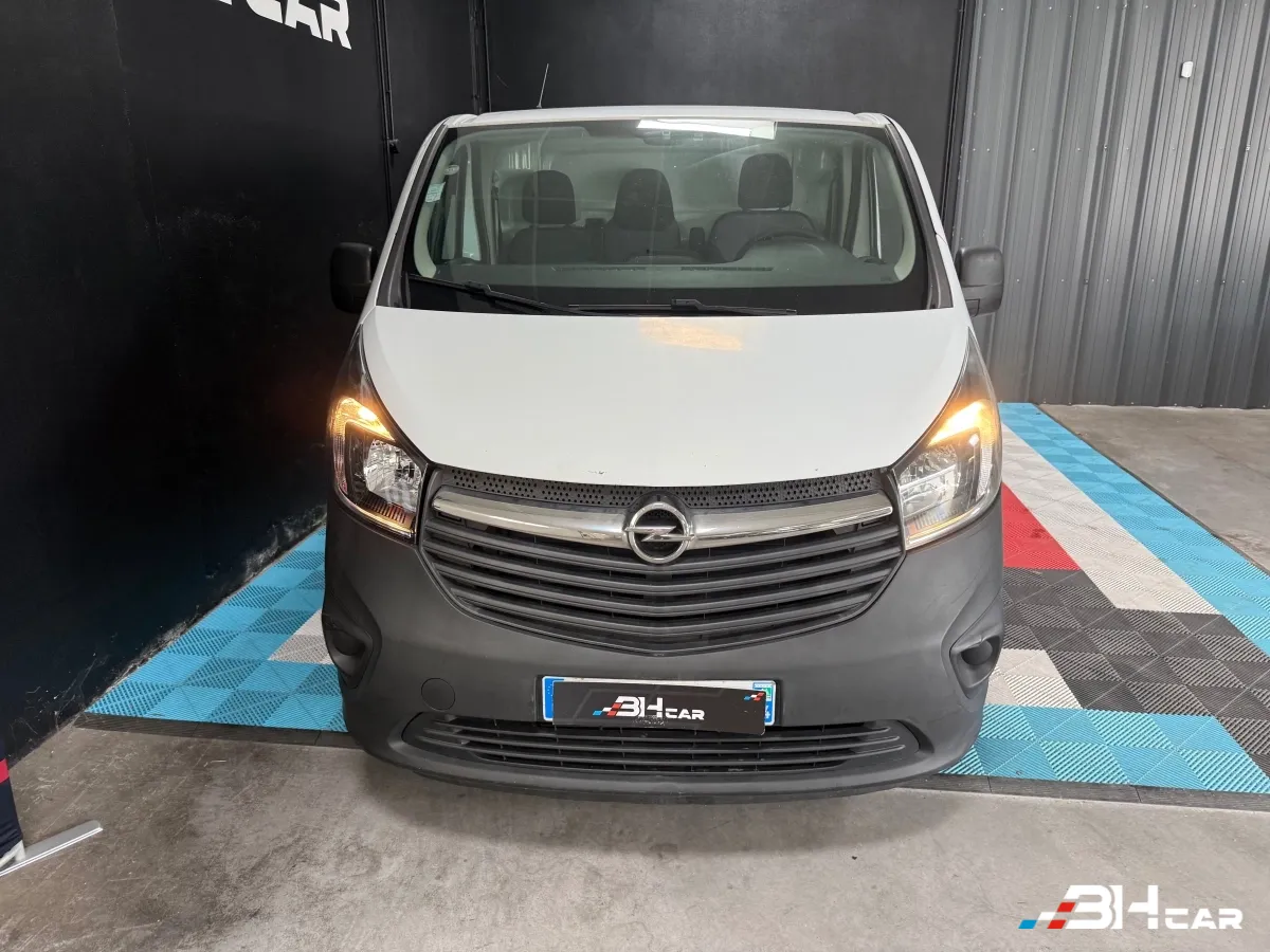 Opel Vivaro Vu - photo 12