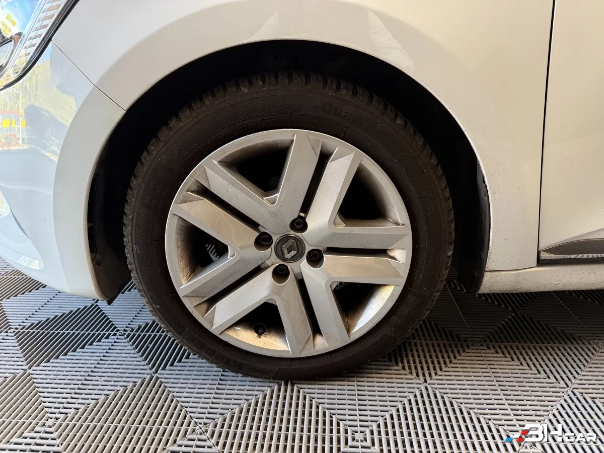 Renault Clio - photo 22