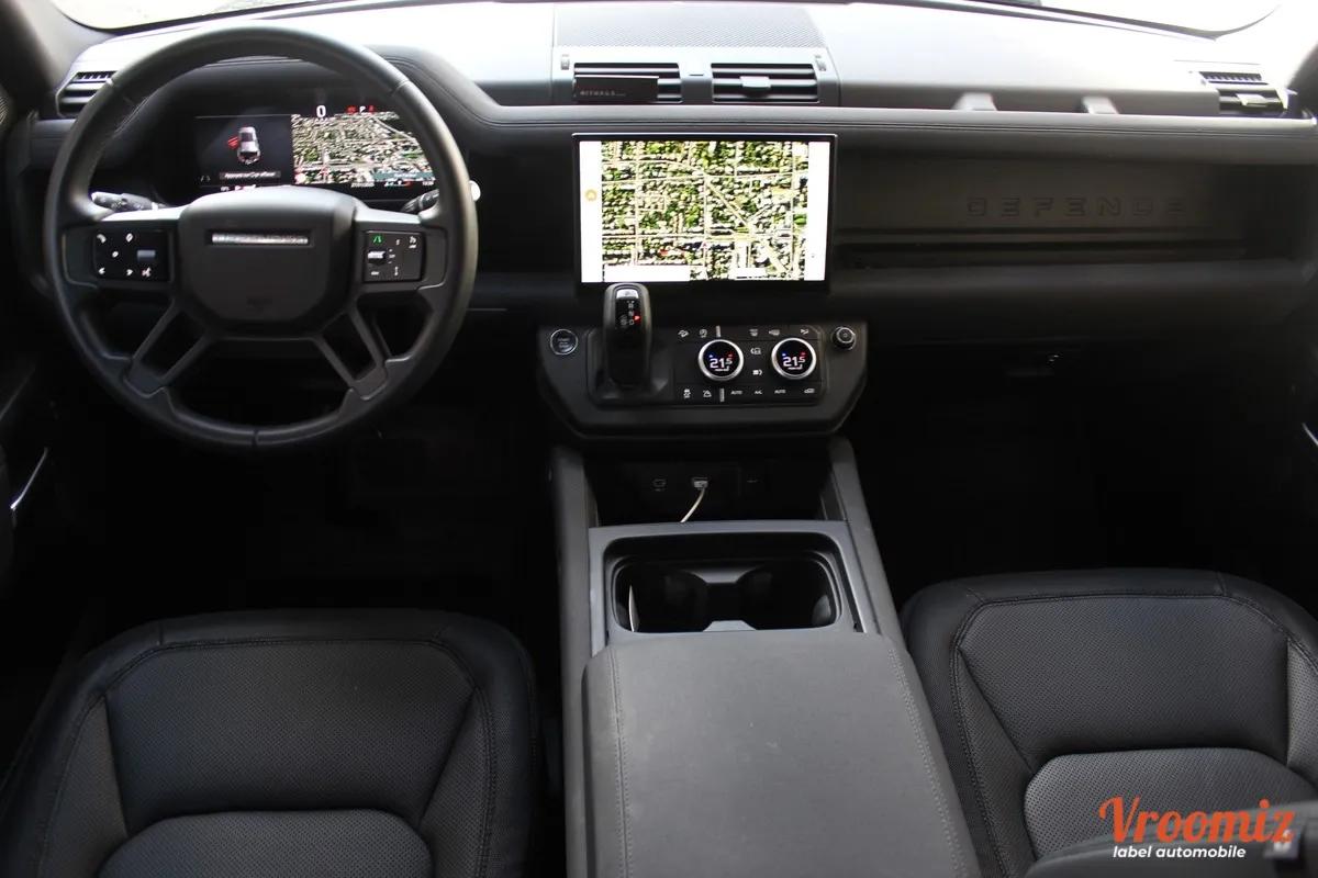 Land Rover Defender 