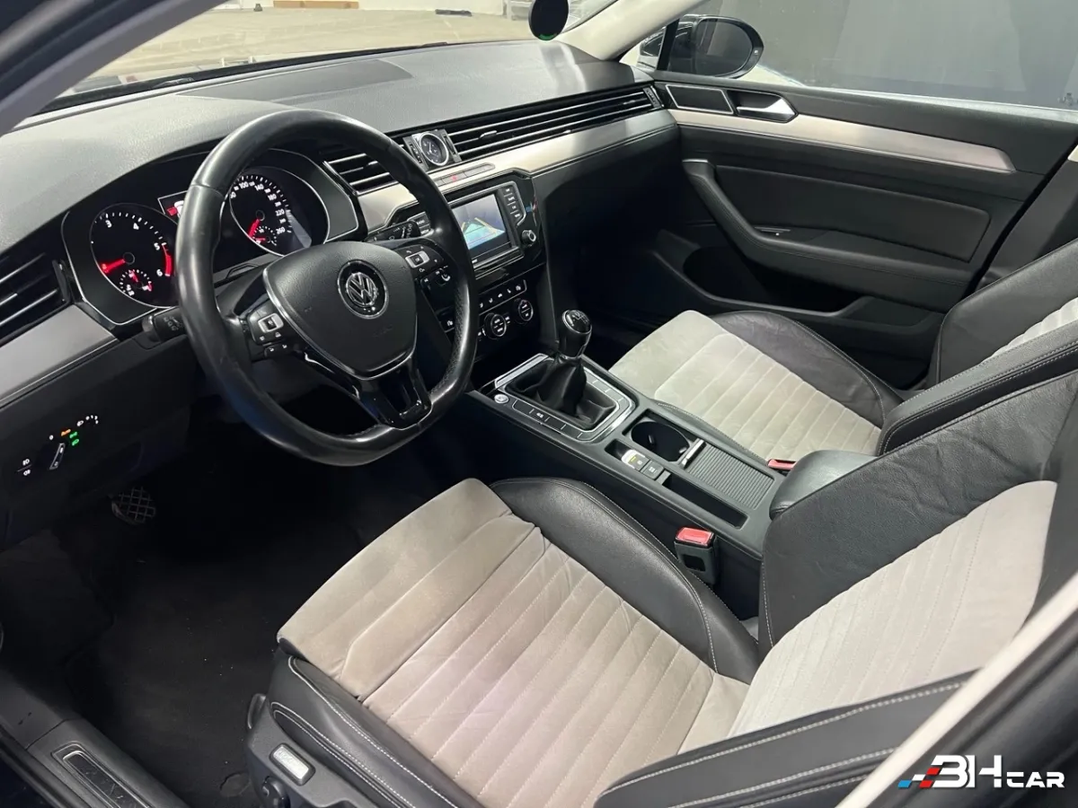 Volkswagen Passat - photo 11