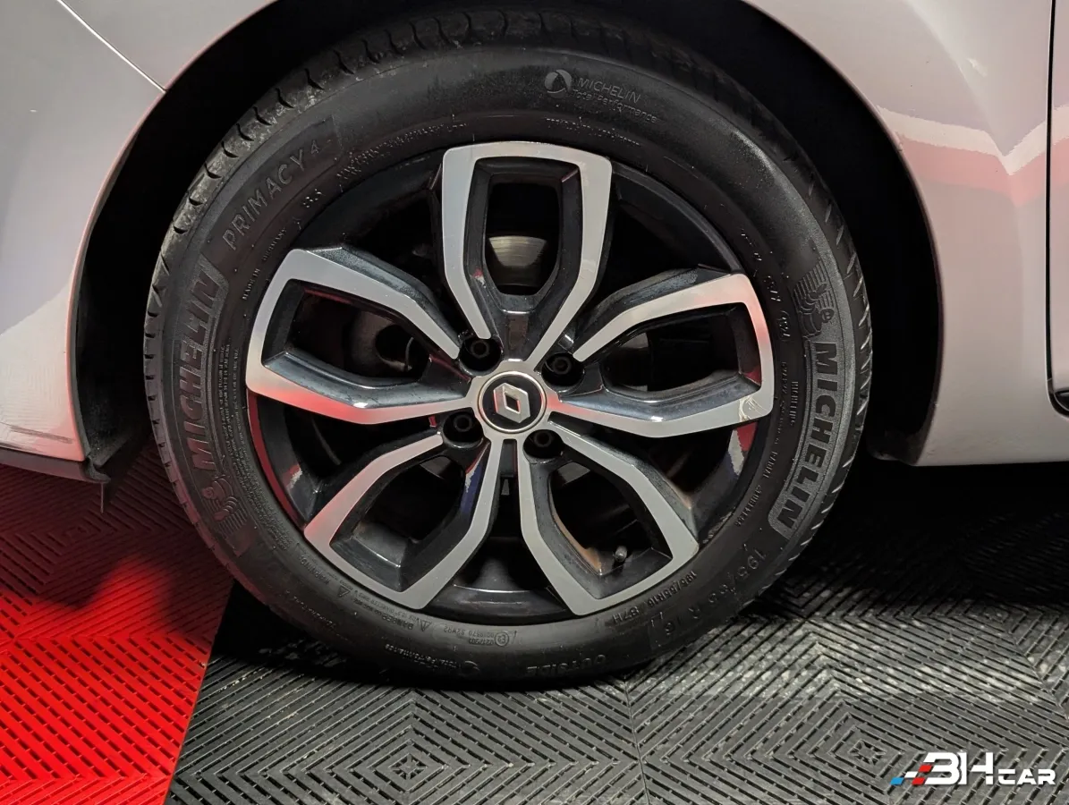 Renault Clio - photo 22