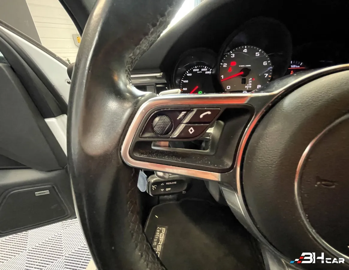 Porsche Macan - photo 17