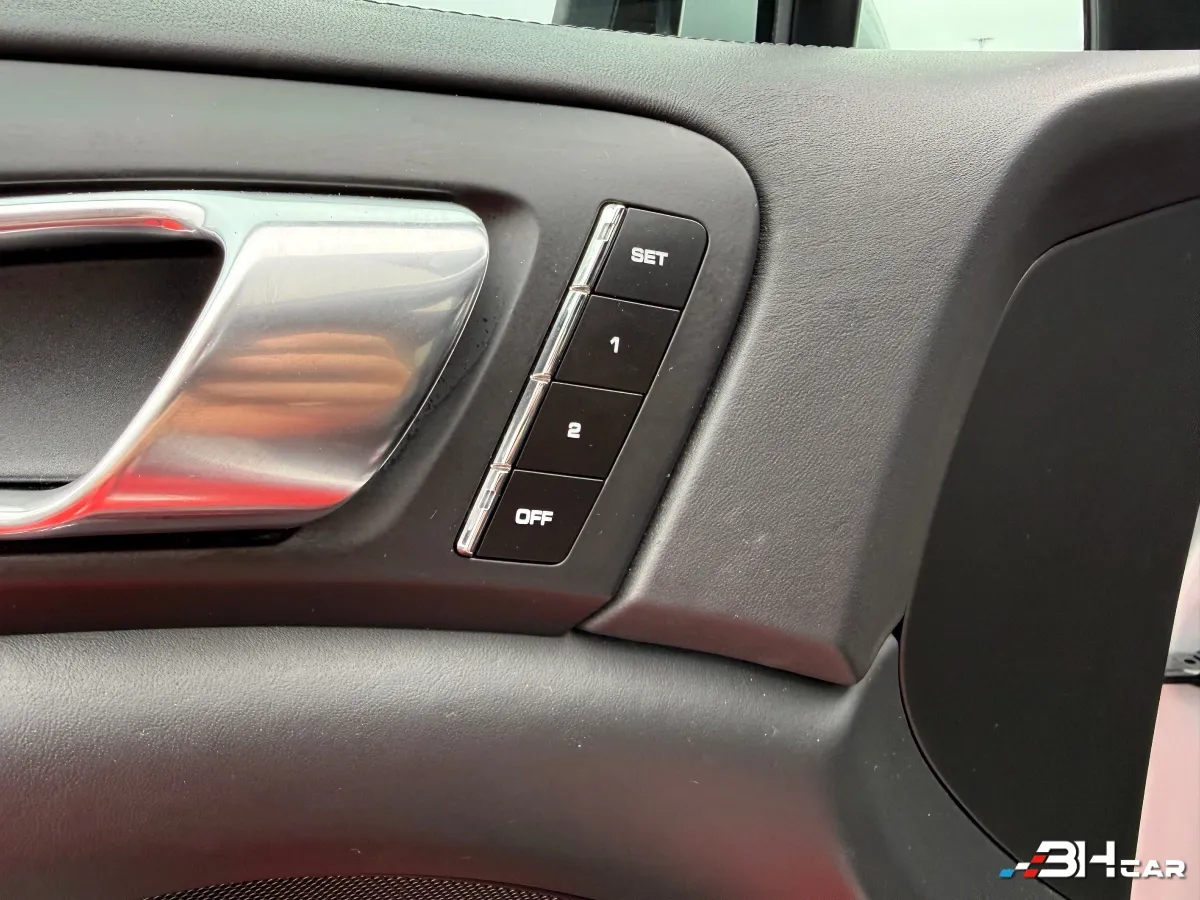 Porsche Cayenne - photo 25