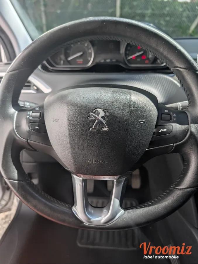 Peugeot 208 GENERATION-I 1.6 BLUEHDI 75 STYLE