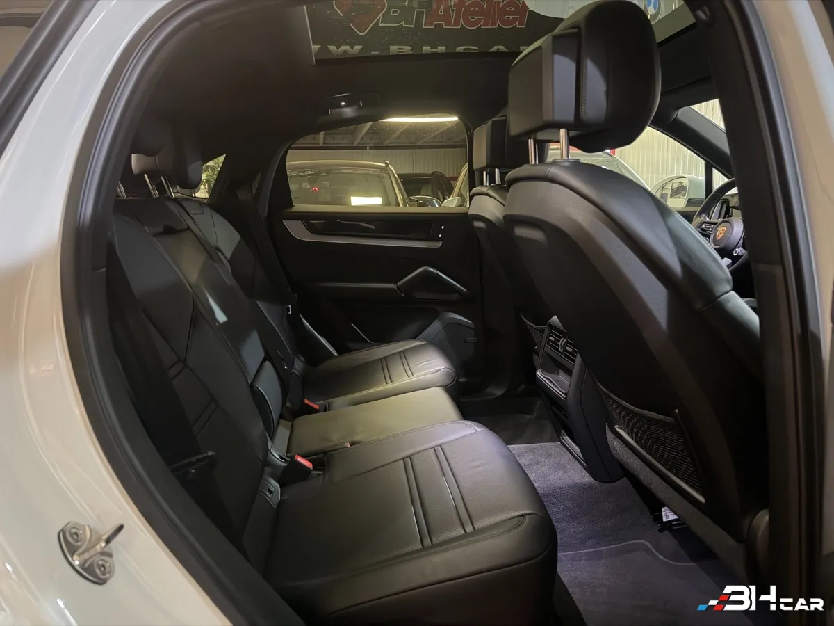 Porsche Cayenne - photo 10