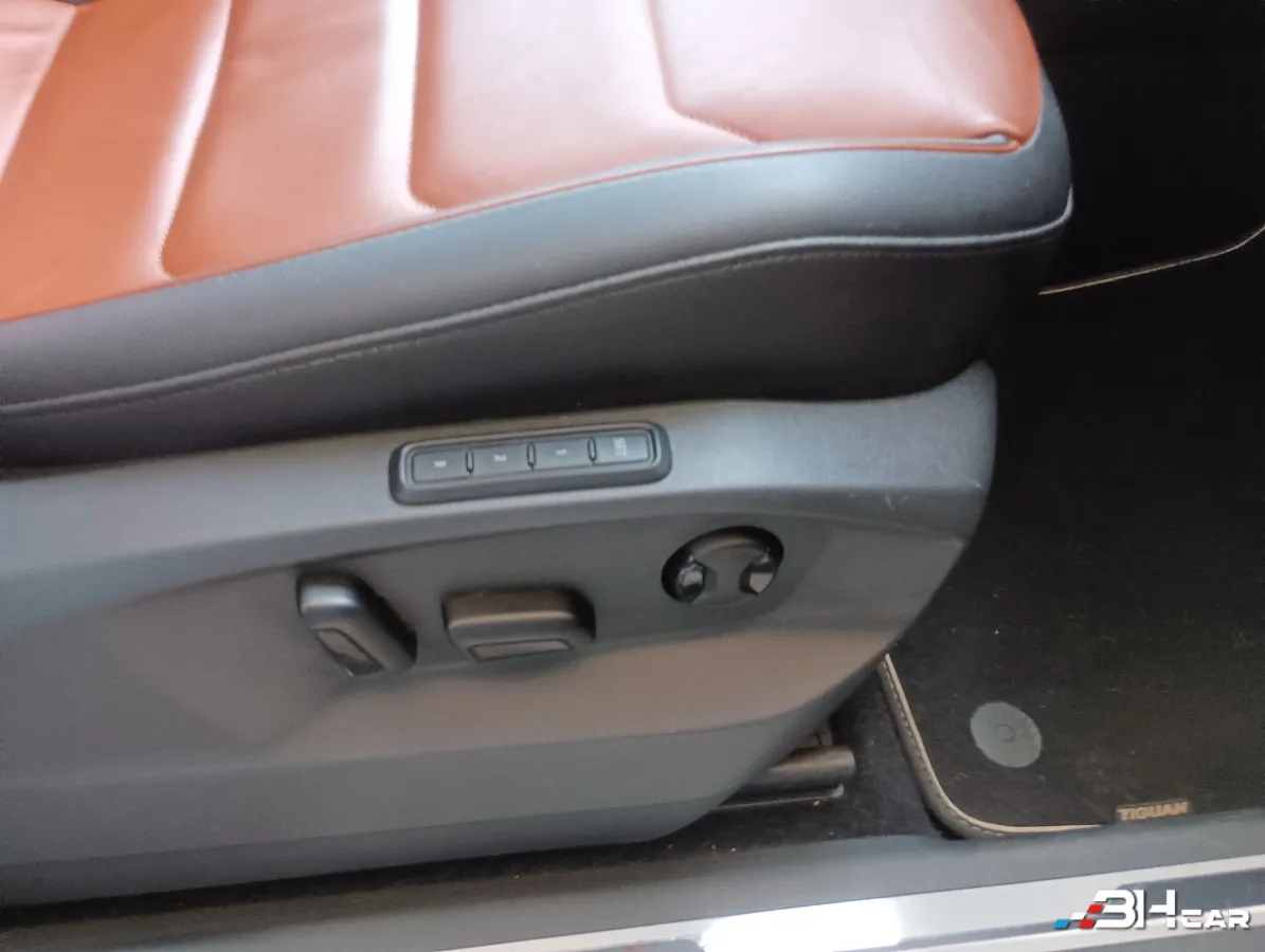 Volkswagen Tiguan - photo 32
