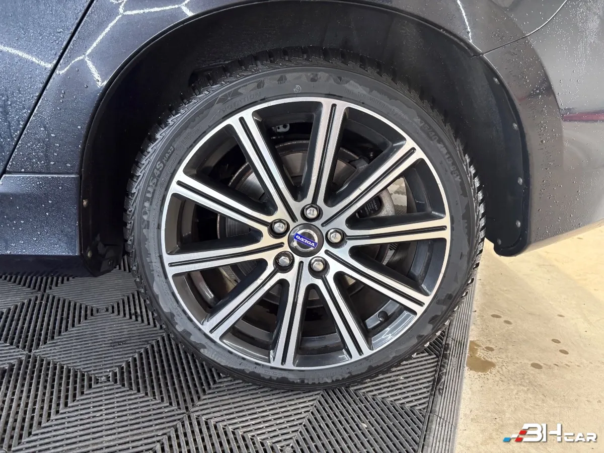 Volvo S60 - photo 18