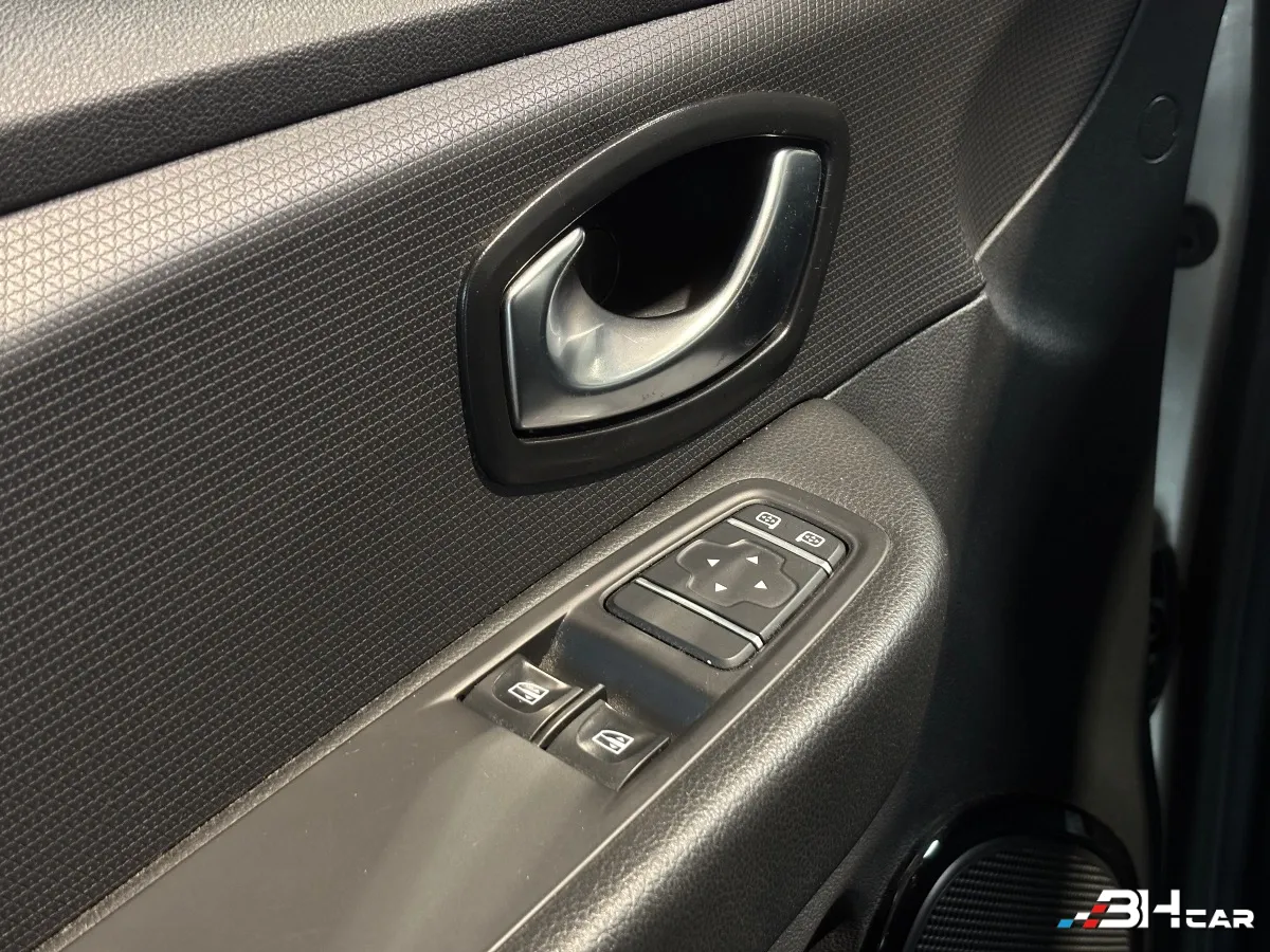 Renault Clio - photo 18