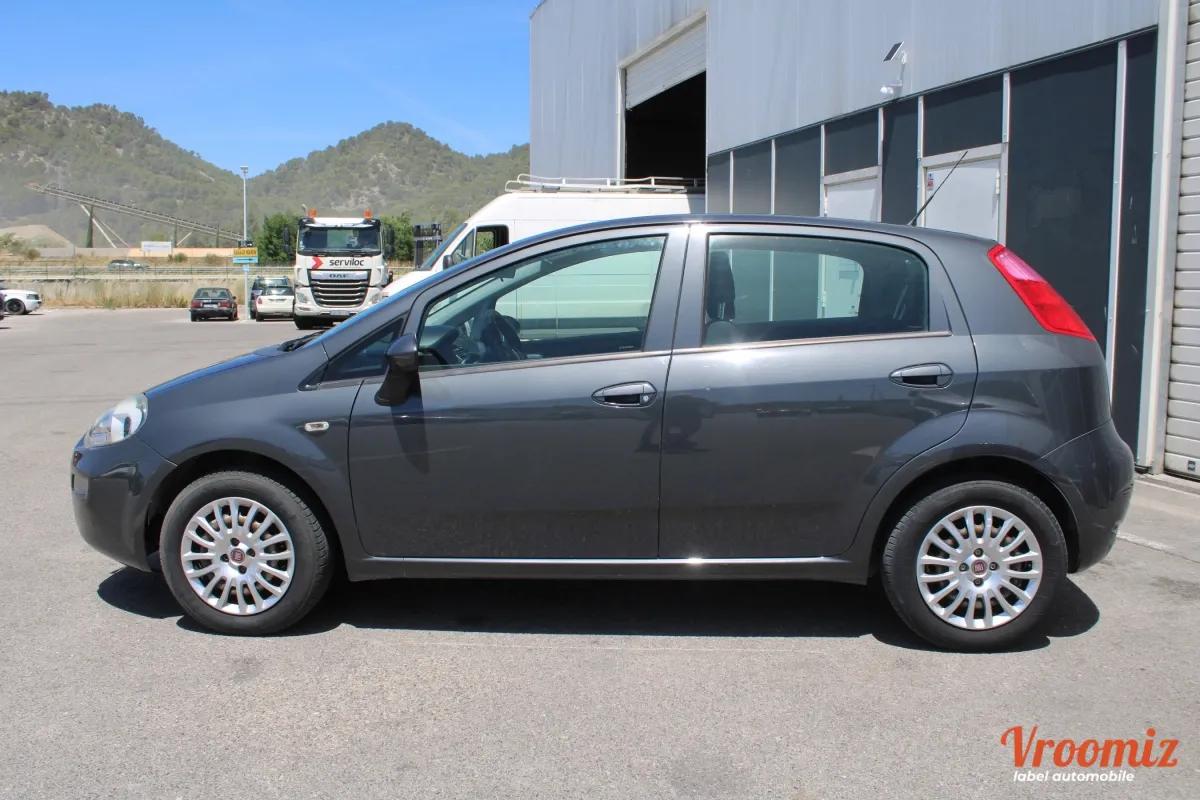 FIAT PUNTO 1.4 8v 78ch S&S Easy 5p - Distribution neuve - Garantie 12 Mois