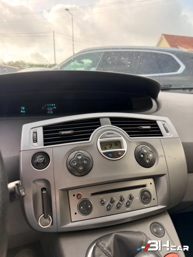 Renault Scenic - photo 4