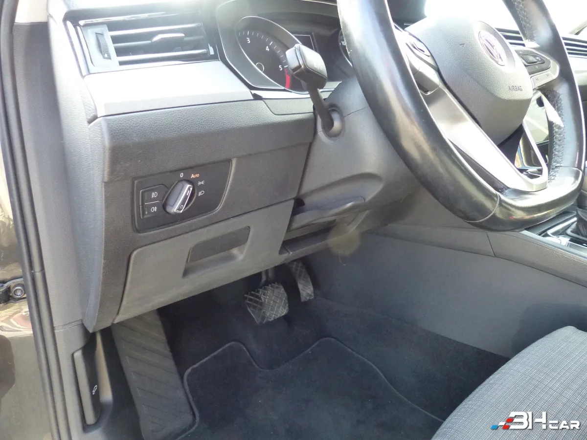 Volkswagen Passat - photo 15