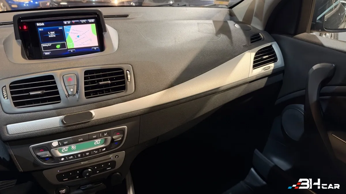 Renault Megane - photo 26