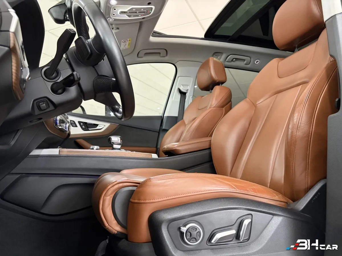 Audi Q7 - photo 13
