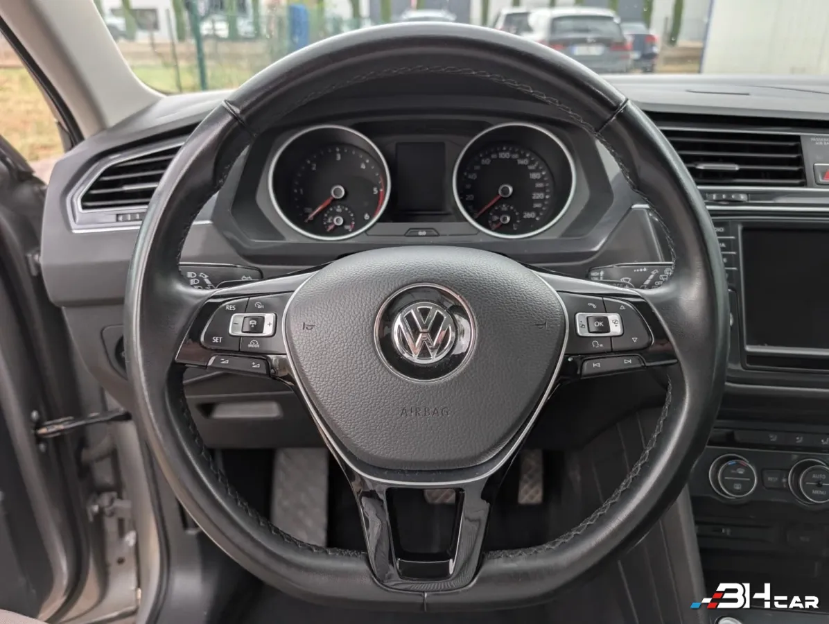Volkswagen Tiguan - photo 13