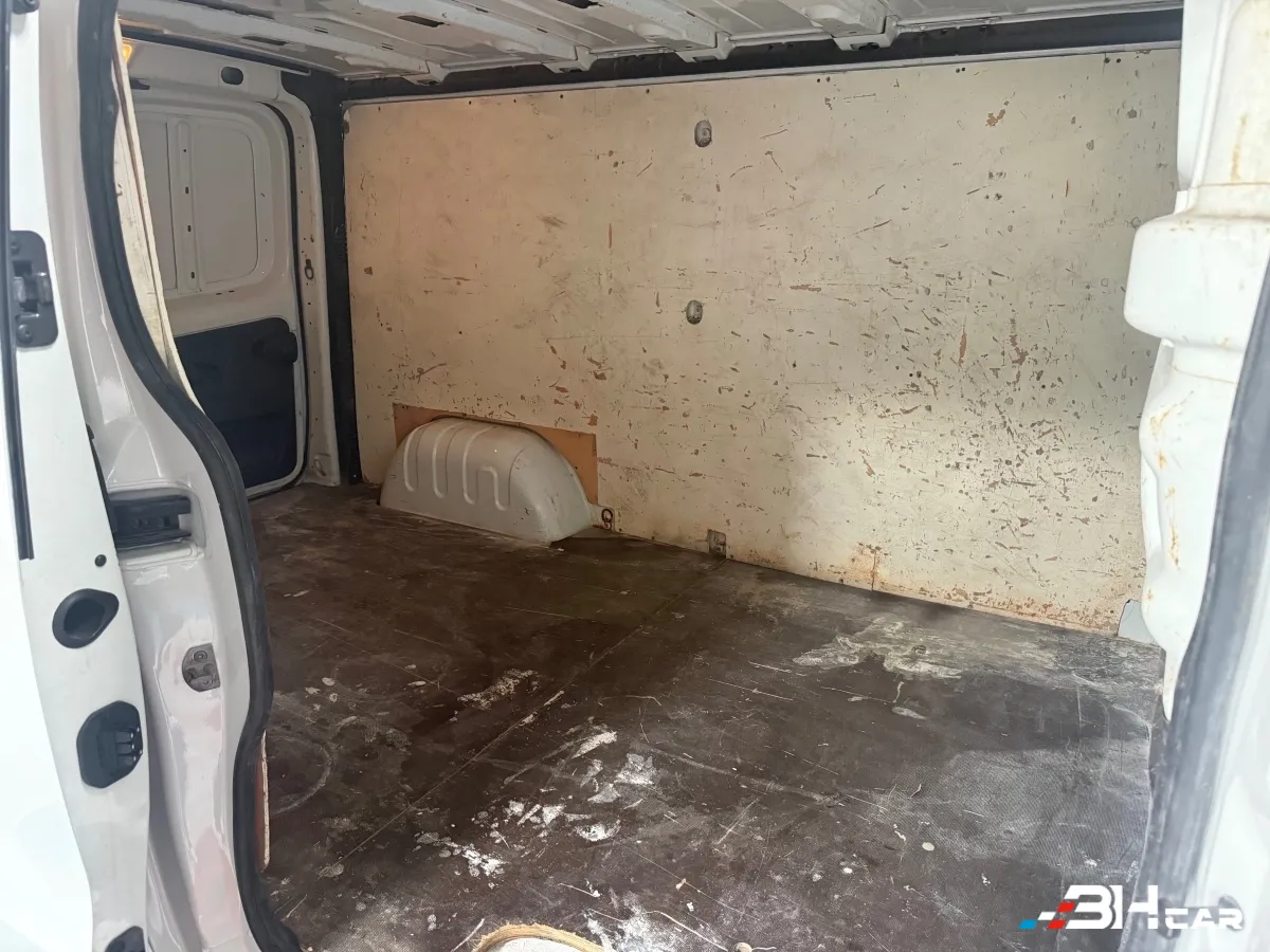 Opel Vivaro Vu - photo 9