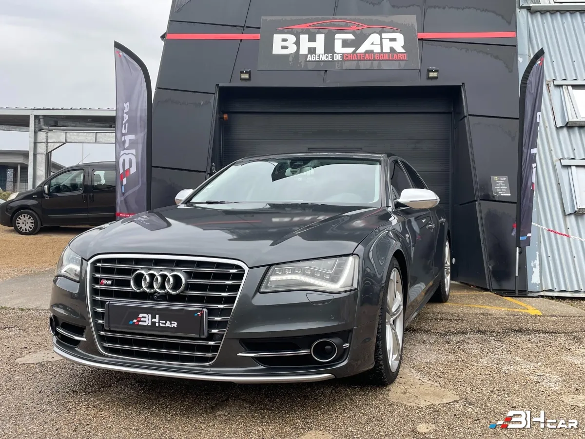Audi S8