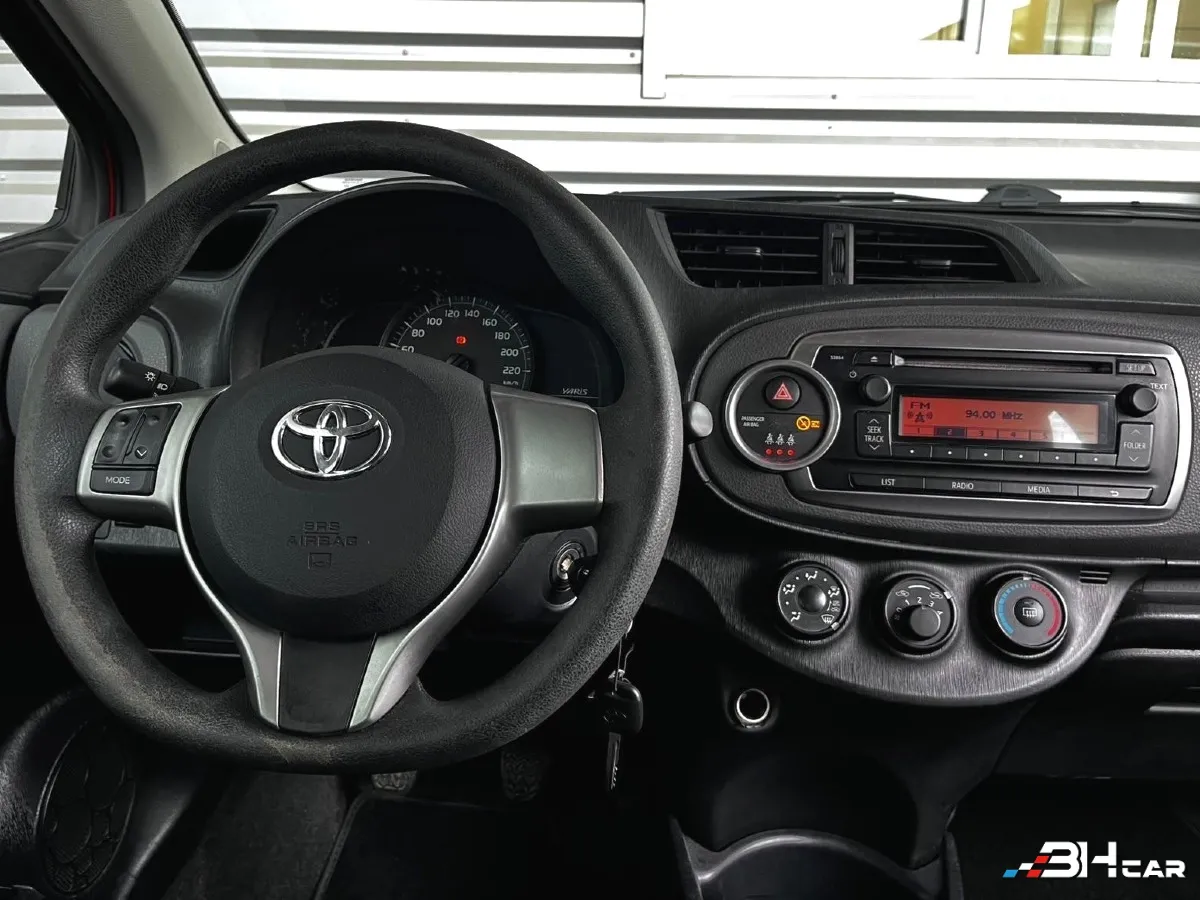 Toyota Yaris - photo 12