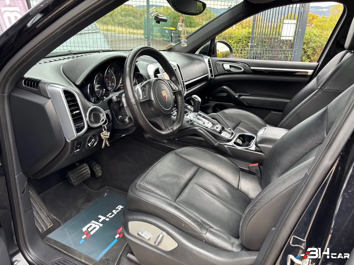 Porsche Cayenne - photo 16