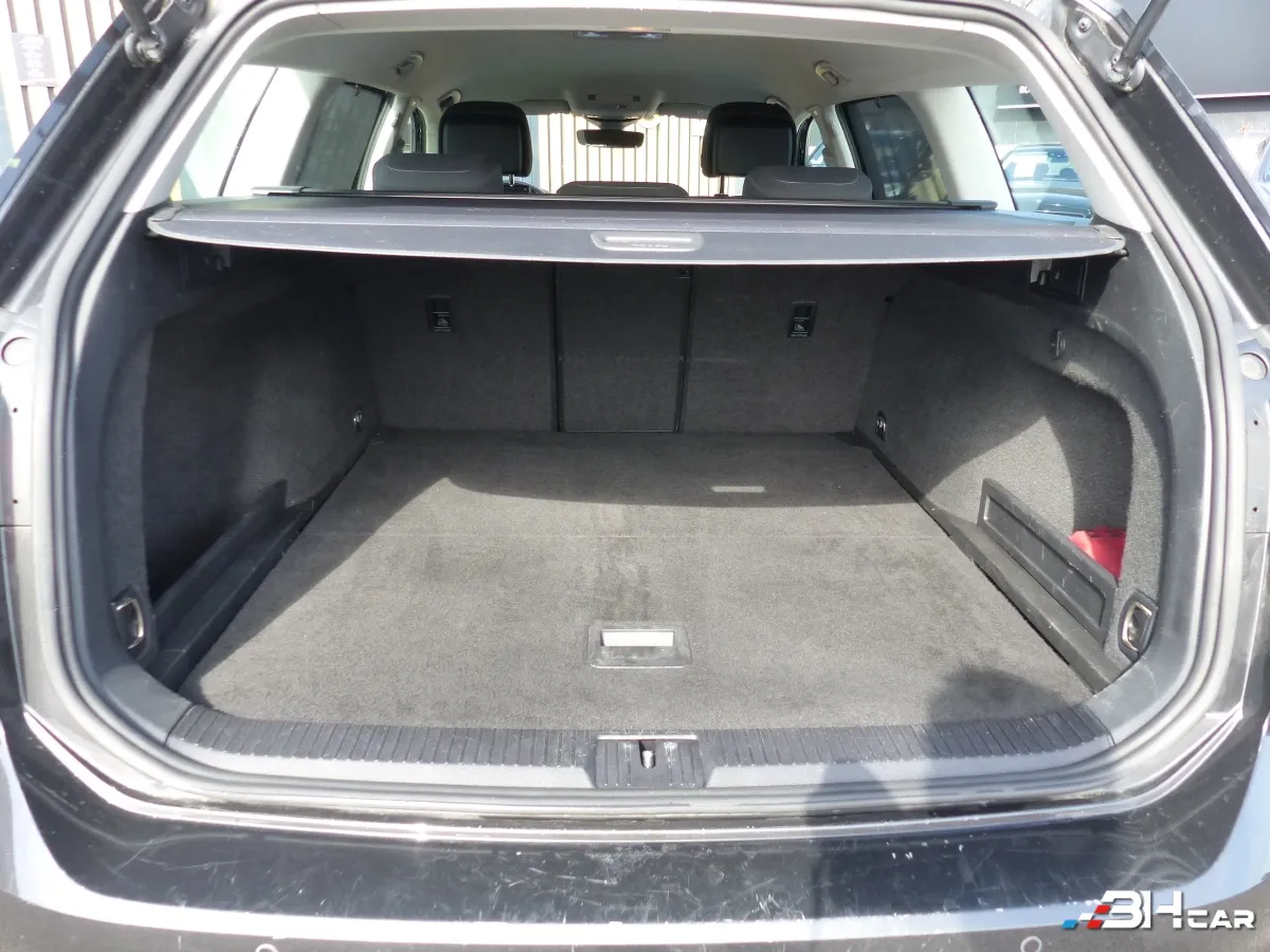 Volkswagen Passat - photo 14