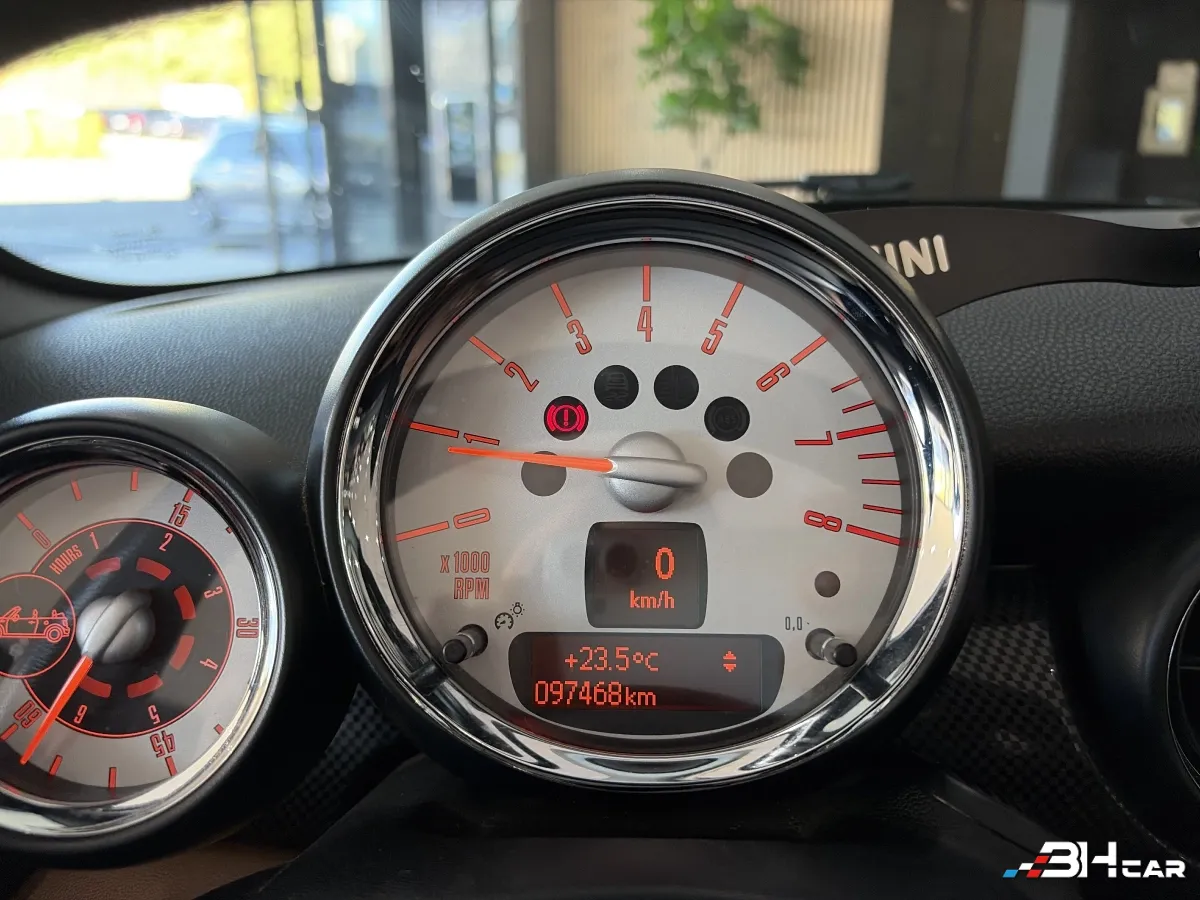 Mini Cabrio - photo 16